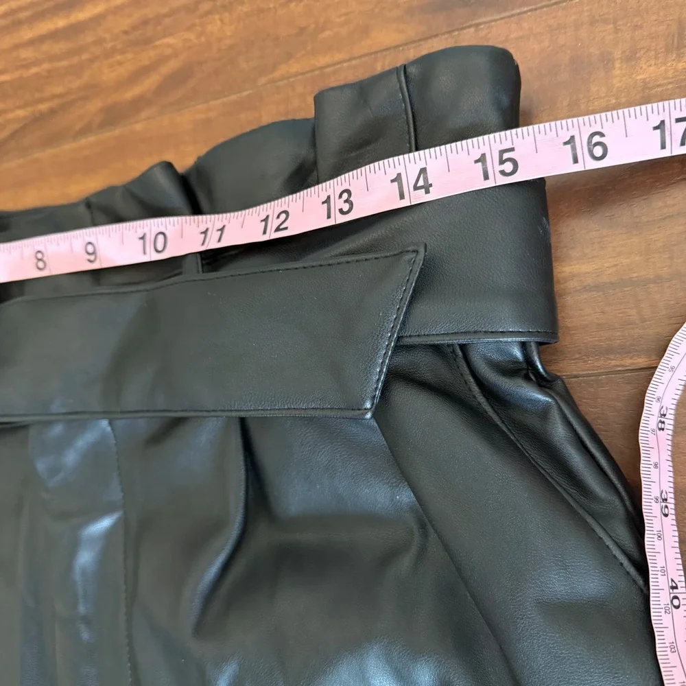H&M Black Faux Leather Paperbag Waist Belted Tapered Pants Womens Size 8 Vegan